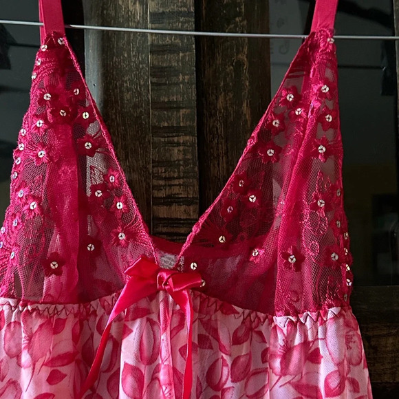 Pink & Red Nighty with sparkle and lace Size 1X - Picture 2 of 3